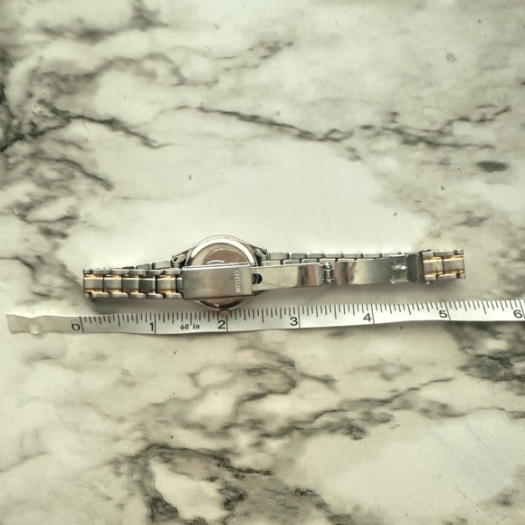 Citizen Corso Eco-Drive Gold Silver Dual tone Watch Date Time Water Resistant - Picture 7 of 7